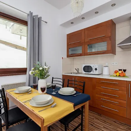 Cozy Nosal Jaszczurowka By Renters דירה