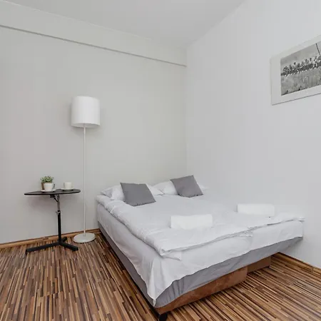 Cozy Nosal Jaszczurowka By Renters דירה *